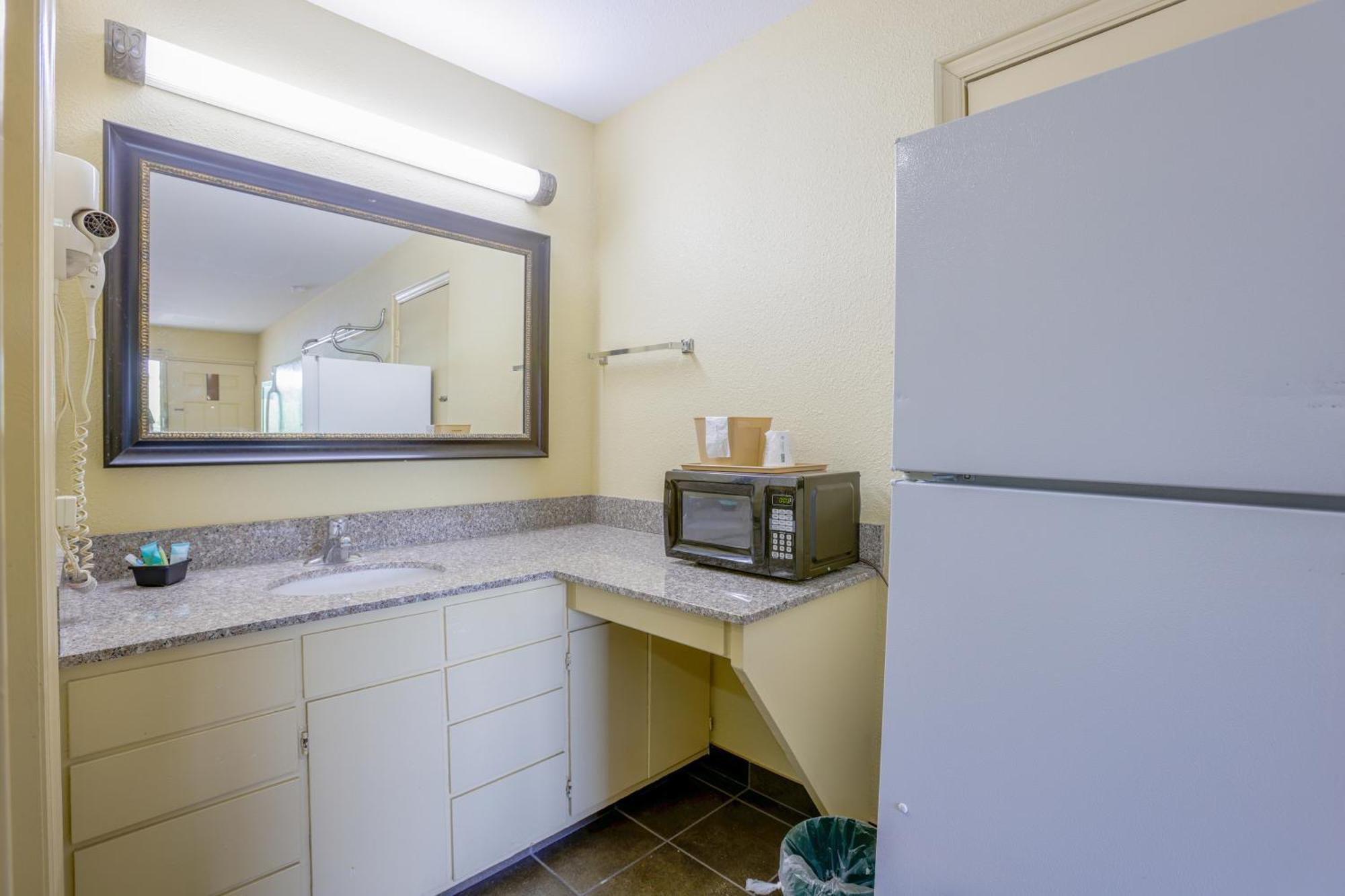 Motel Budget By Oyo I-81 Natural Bridge