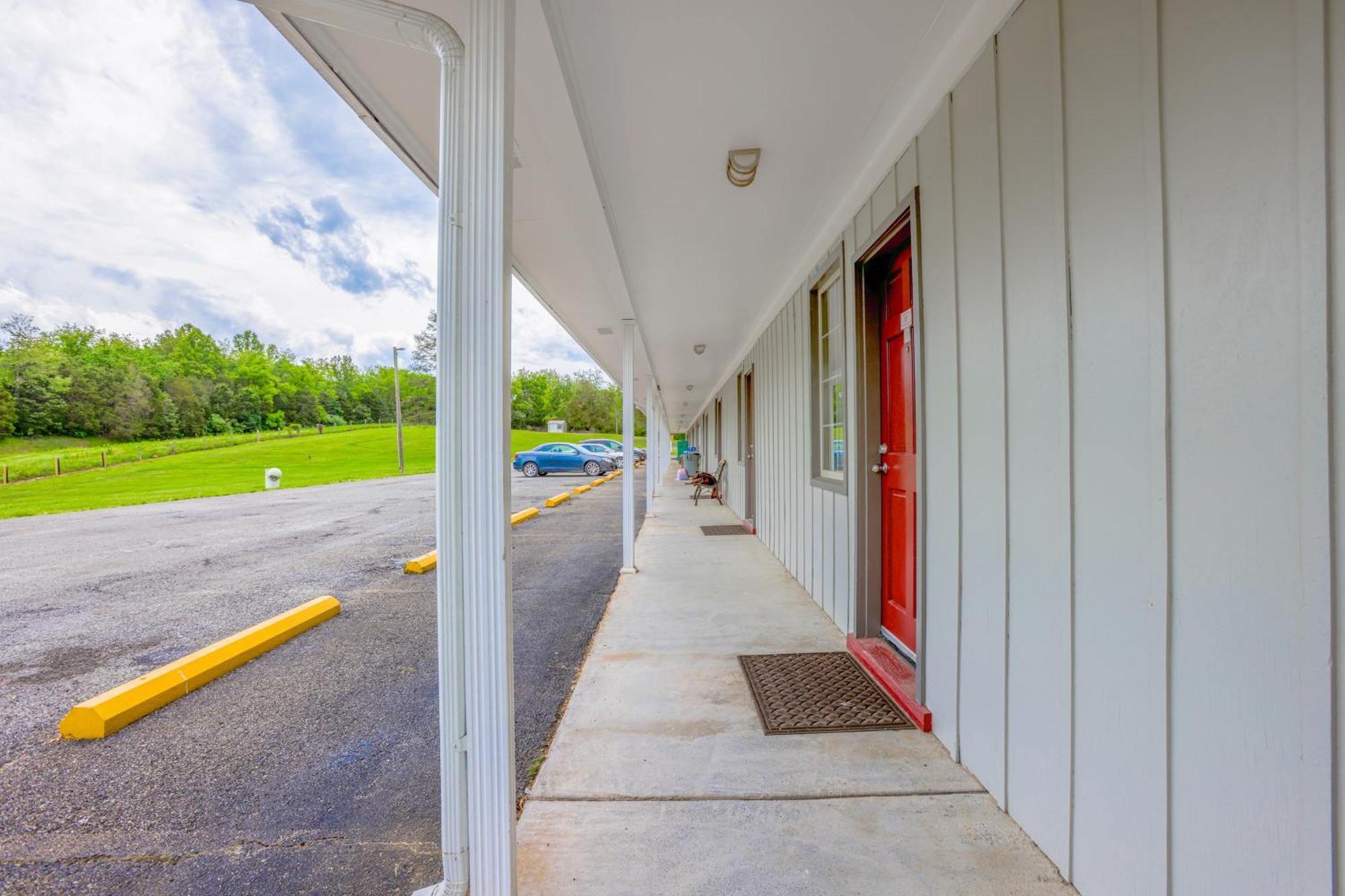Motel Budget By Oyo I-81 Natural Bridge